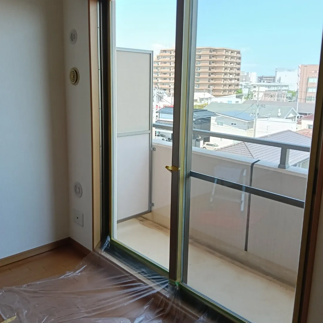 T様賃貸マンション節電ガラスコート工事